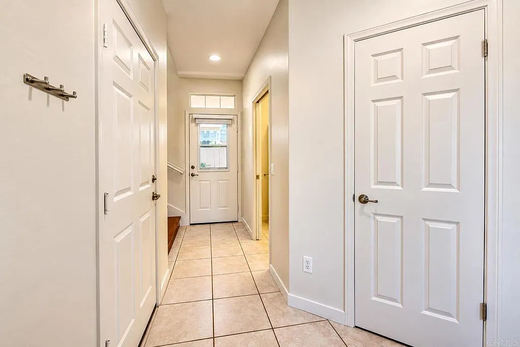 2 bed, 2.0 bath, 1200 sqft, $4,400 — Photo 4