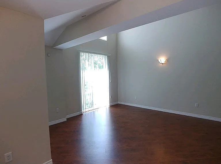 Almeria Townhomes — Photo 33