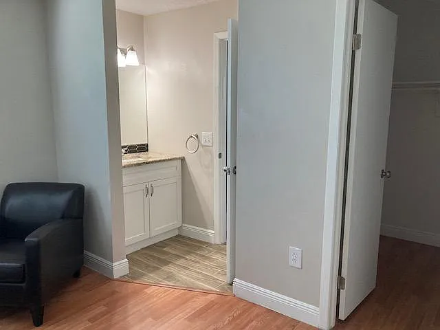 Master bath en suite and walk in closet