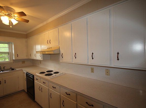 3rd image of 822 Glenrose Ave