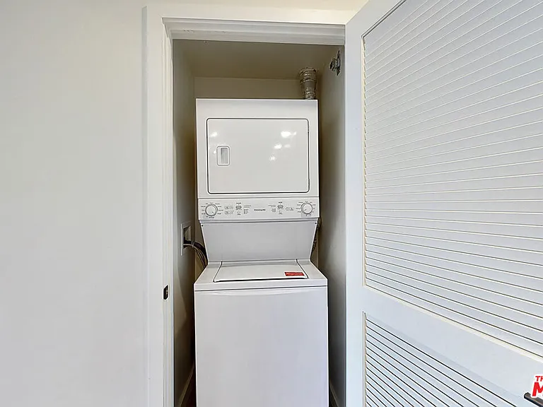 1070 S Bedford St #205 — Photo 33