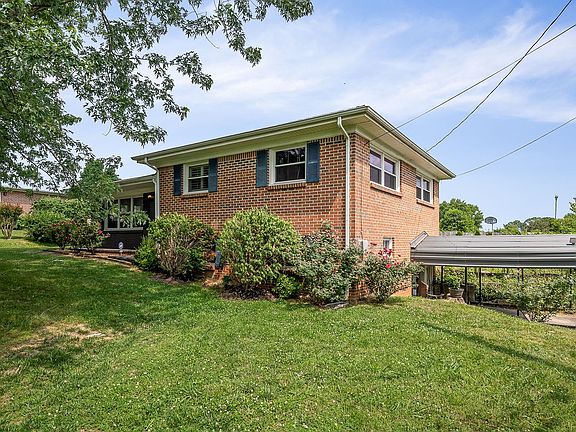 4th image of 200 Cardinal Dr