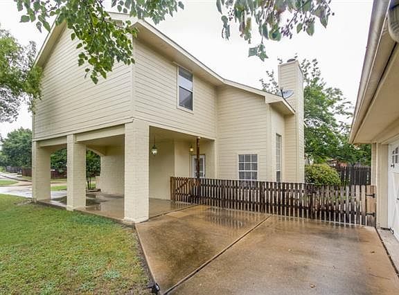 3rd image of 4246 Briar Hill Dr