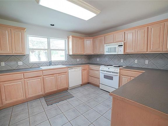 4th image of 1506 E Johnson St