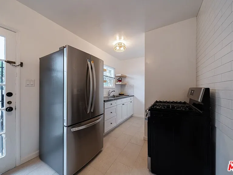 823 Highland Ave #11 — Photo 18
