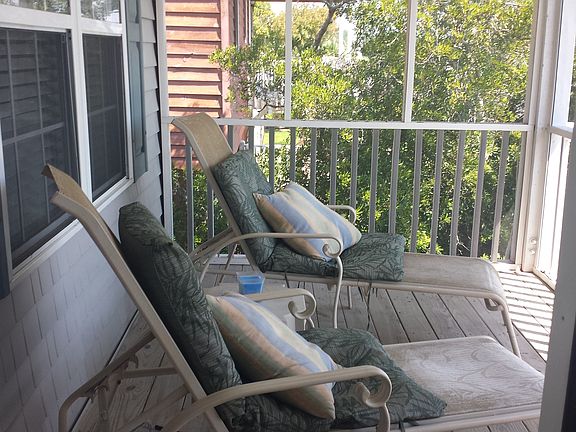 Screen porch