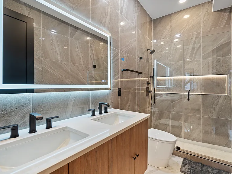 733 Euclid St NW #202 — Photo 9