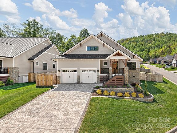 2nd image of 60 Starwood Valley Trl