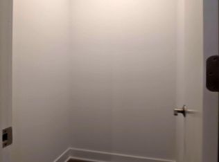 2121 W Belmont Ave #2F, Chicago, IL 60618