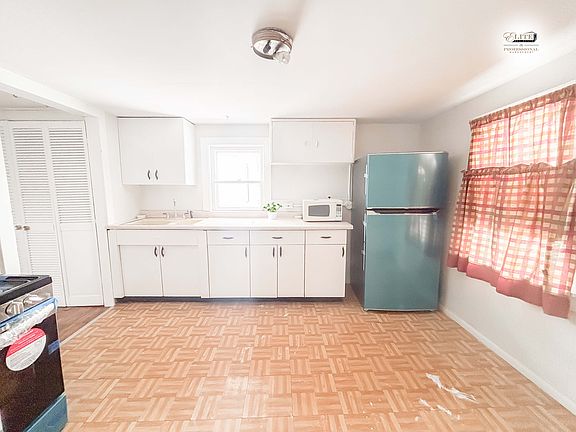 2nd image of 813 N Bond St #1