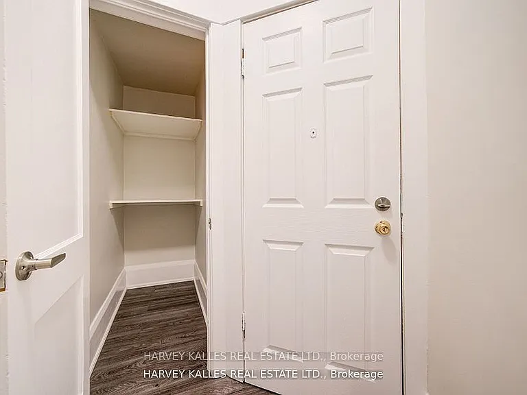 1074 Saint Clair Ave W #4 — Photo 15