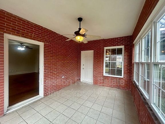 4th image of 446 Forest Ave