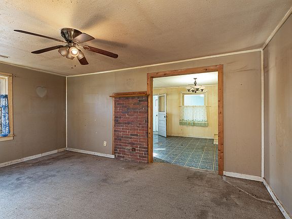 3rd image of 1526 W Dale Street