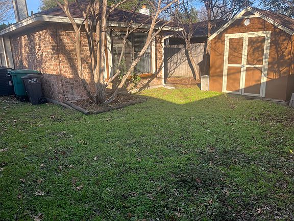 3rd image of 9919 Plainfield Dr