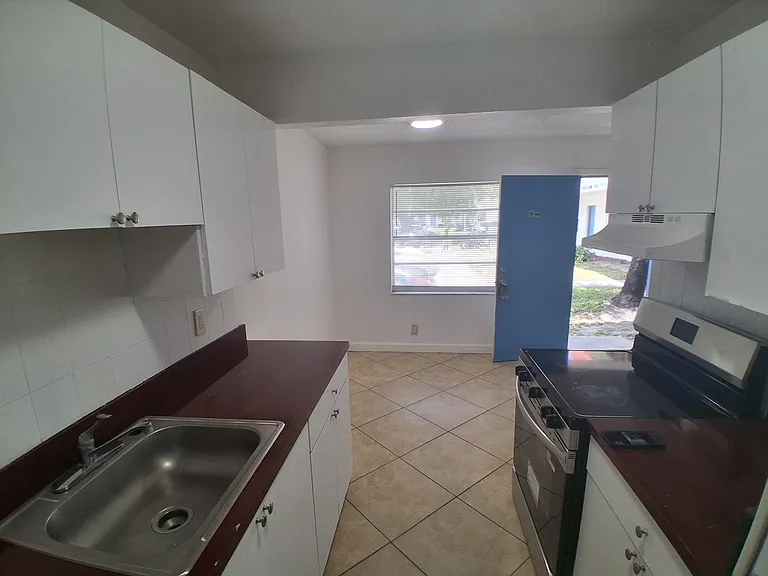 401 SW 13th Pl #705 — Photo 7