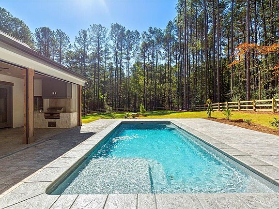 5th image of 49 Harrison Pond Dr