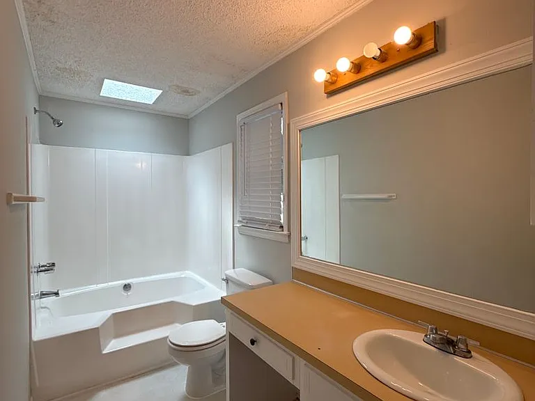 7905 Haverstraw Ct — Photo 8