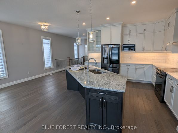 273 Riddell St #11, Woodstock, ON N4S 0C8