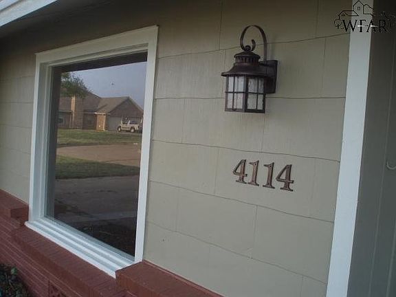2nd image of 4114 Rivercrest Dr