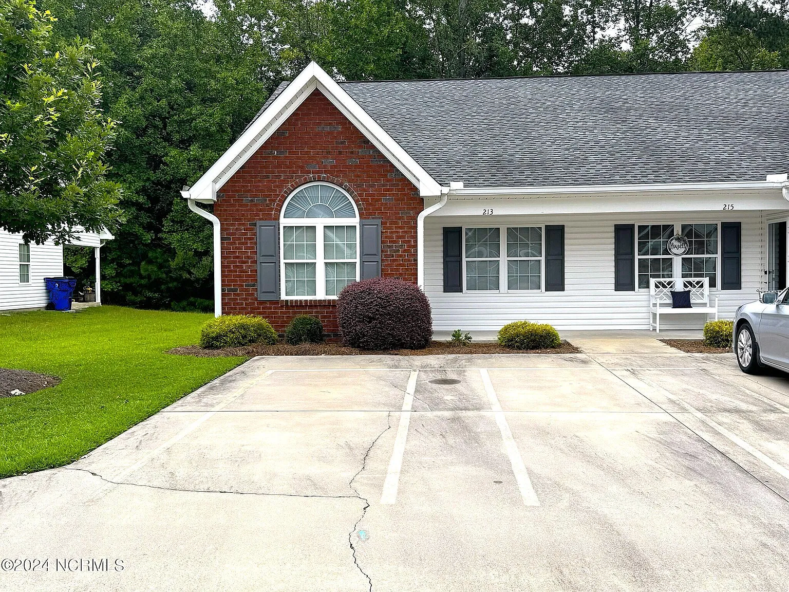 2 bed, 2.0 bath, 1040 sqft, $1,175 — Photo 1