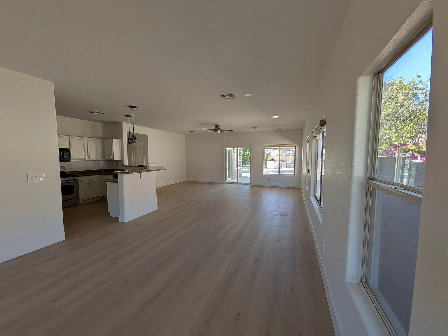 3 bed, 1656 sqft, $3,000 — Photo 4