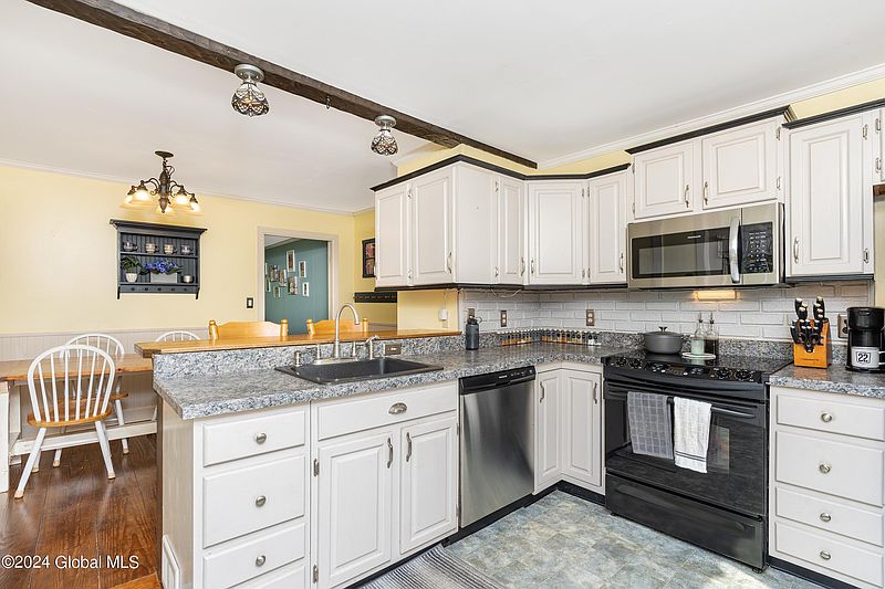 3rd image of 154 Woodin Road