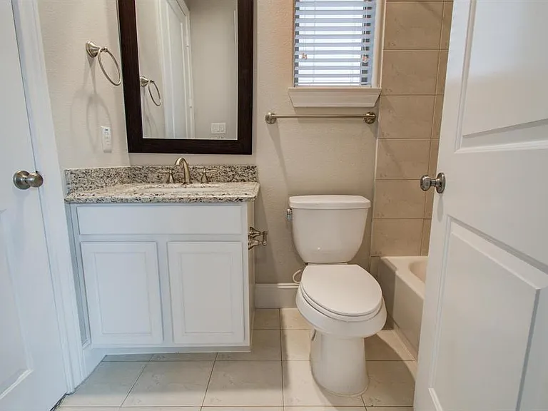 610 Delano St — Photo 10