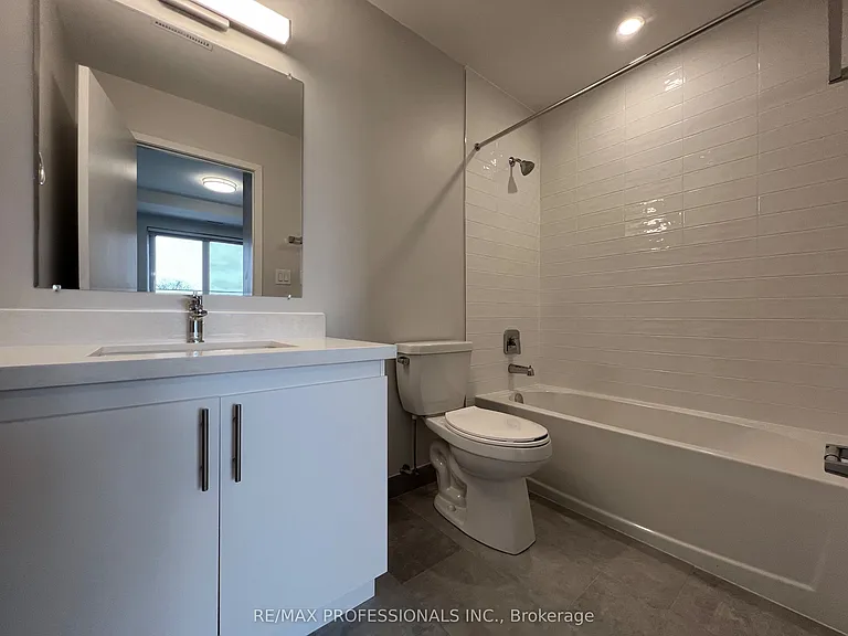 62 Dixfield Dr #121 — Photo 18