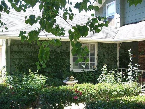 4th image of 1178 E Quincy Ave