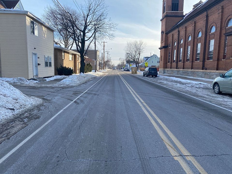 2nd image of 1134 Forest St