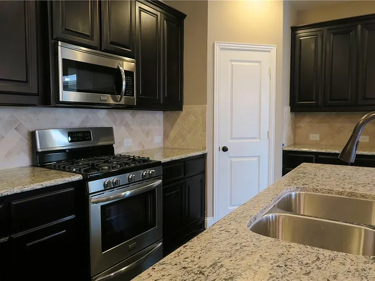 15704 Governors Island Way — Photo 12