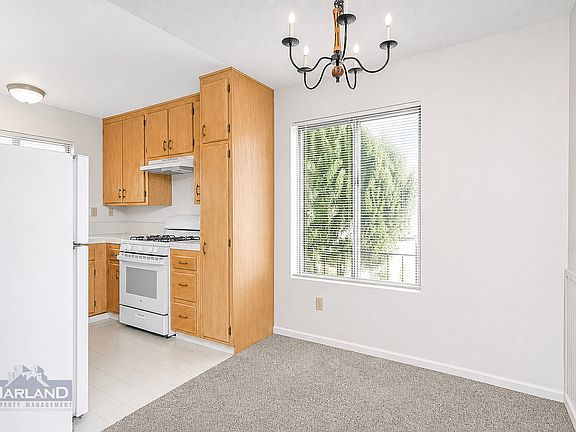 2nd image of 2128 Thomas Ave APT 1