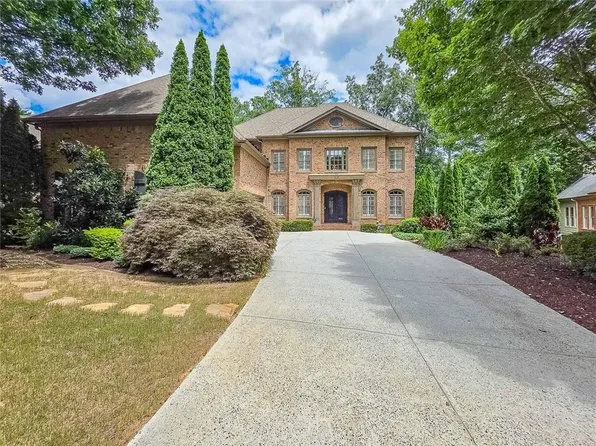 7725 Marsh Ct, Atlanta, GA 30328