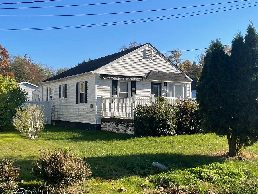 2nd image of 313 Gillette Ave
