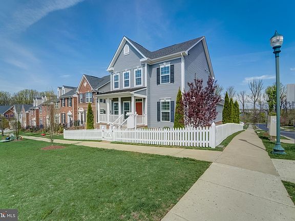 3rd image of 22880 Glacier Lily Dr