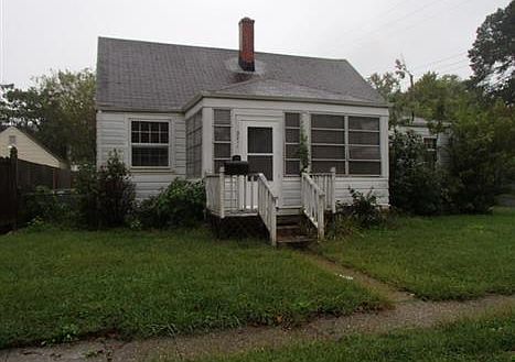 2nd image of 3211 Winchester Dr