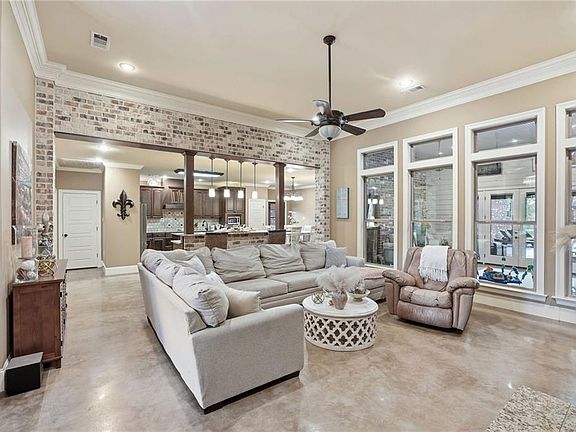 3rd image of 42569 Clover Leaf Dr