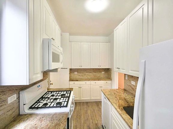 4th image of 145 E 92nd St #D3