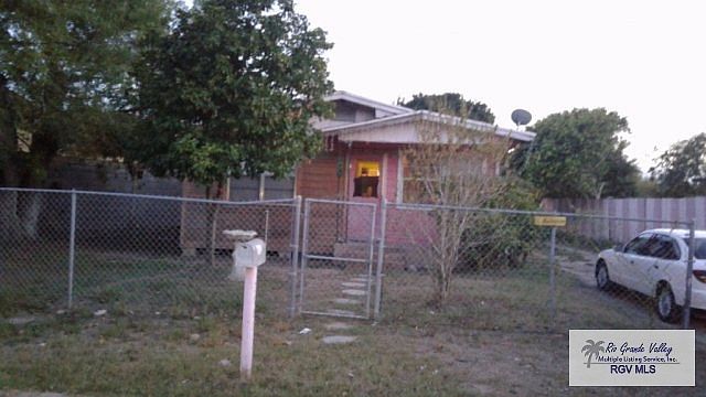 1st image of 2707 Carolina St
