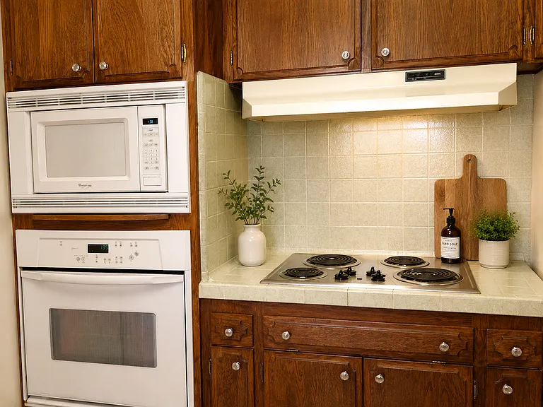 1056 E Sierra Ave — Photo 8