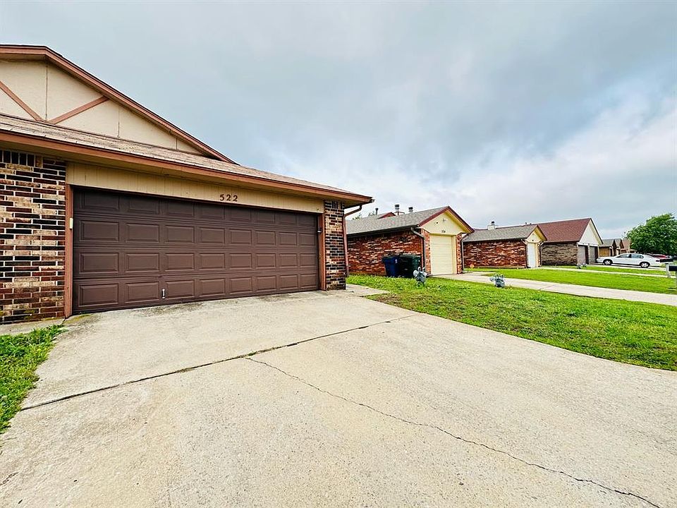 1st image of 520 Peppertree Ln