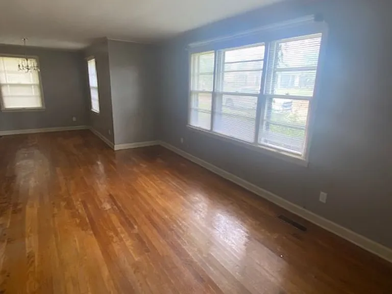 1211 Eugene St — Photo 2
