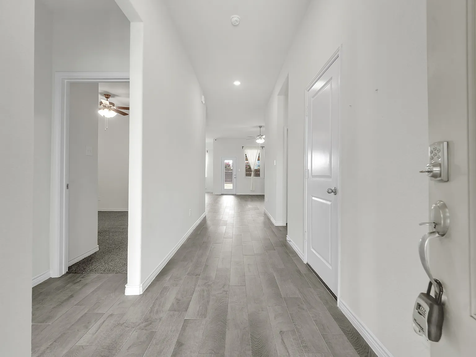4 bed, 1850 sqft, $2,300 — Photo 3
