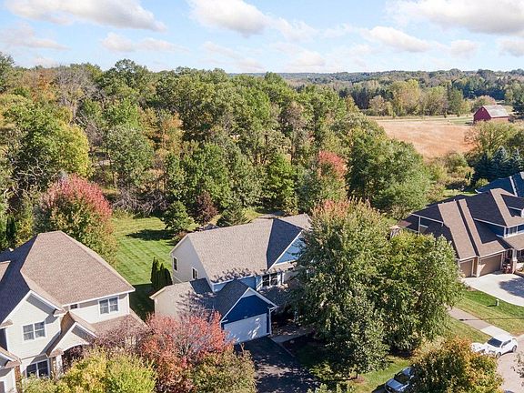 3rd image of 1631 Deephaven Dr