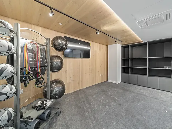 931 Carroll Street image 19 of 27