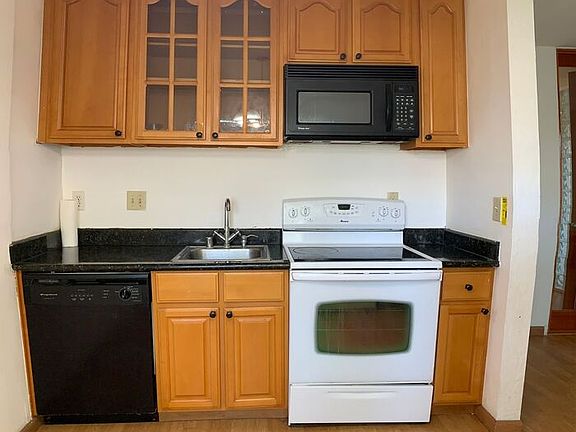 2nd image of 982 Kiely Blvd Unit A