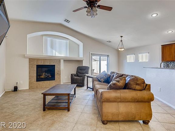 3rd image of 3029 Prairie Princess Ave