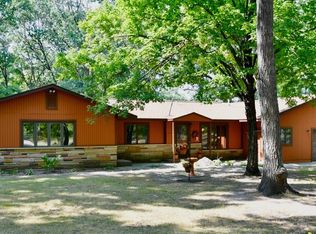 724 Meridian Line Rd, Johannesburg, MI 49751