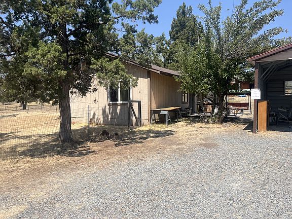2nd image of 137 Lion Ln