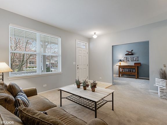 4th image of 402 Oakmont Dr